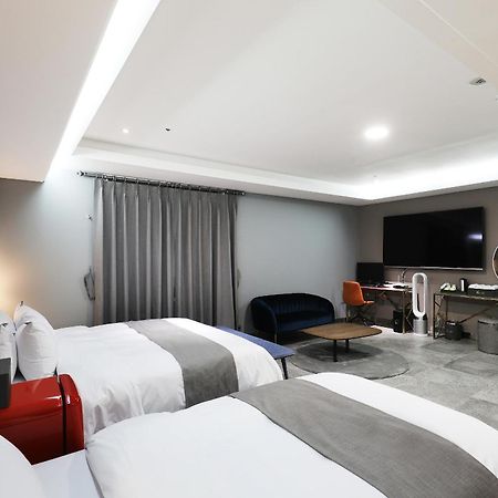El Tower Hotel Gunsan Eksteriør bilde