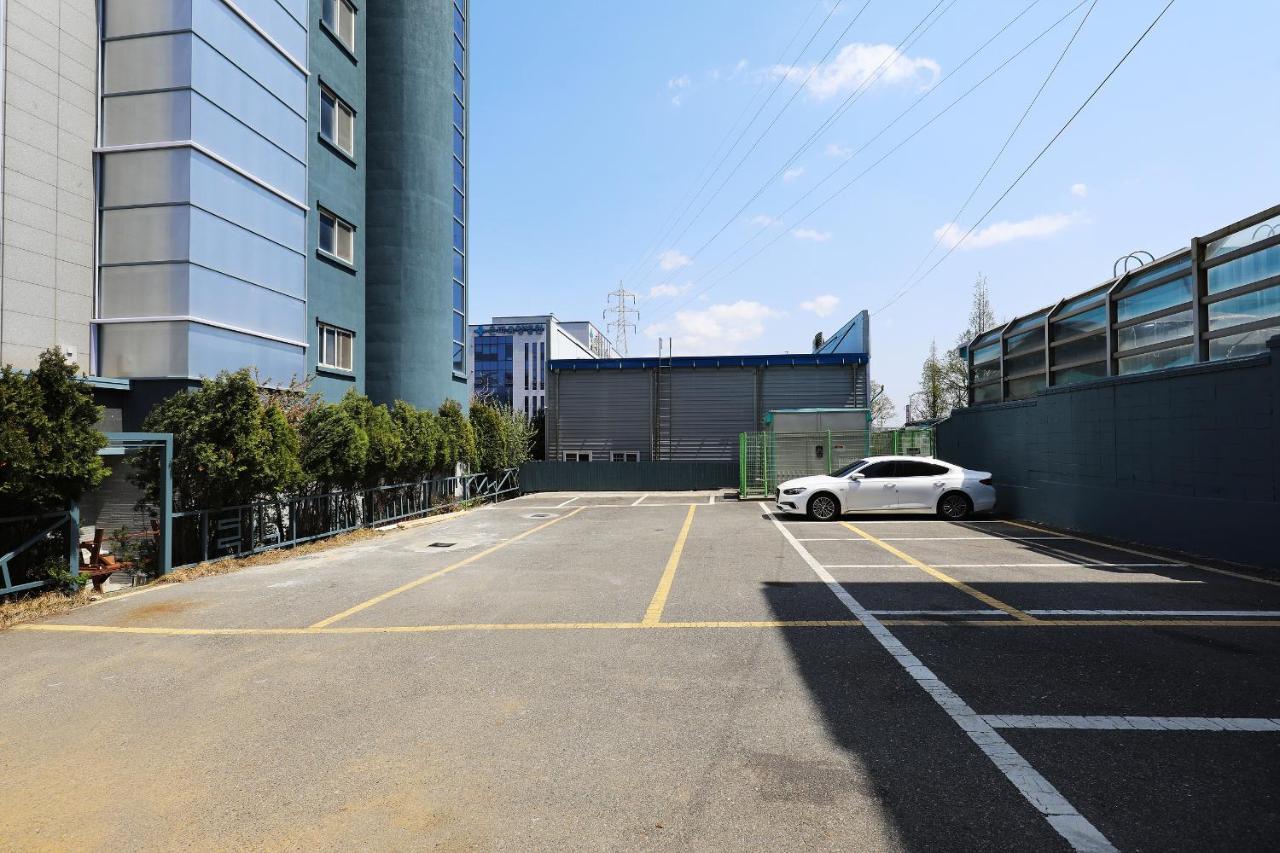 El Tower Hotel Gunsan Eksteriør bilde