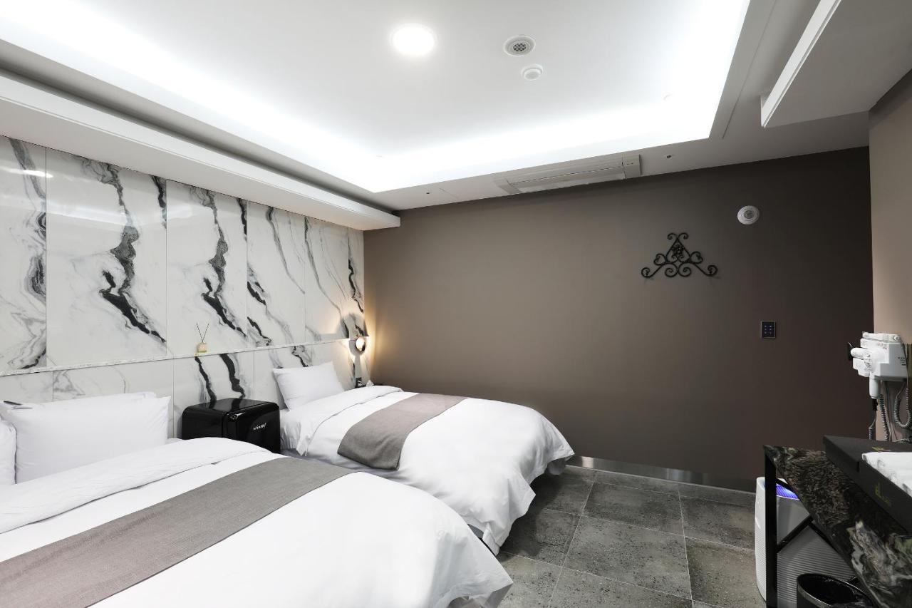 El Tower Hotel Gunsan Eksteriør bilde