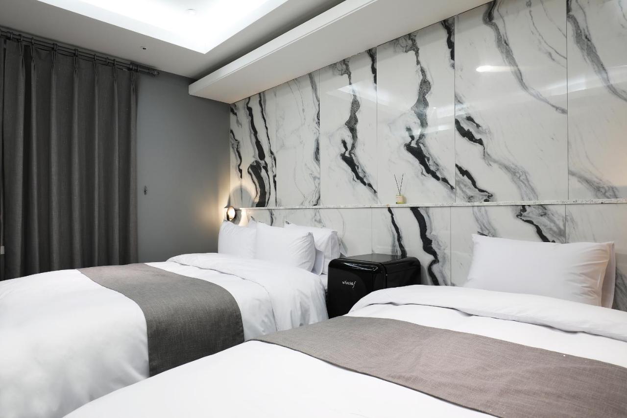 El Tower Hotel Gunsan Eksteriør bilde